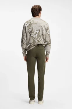 Slim-Fit Hose aus überfärbtem elastischem Satin