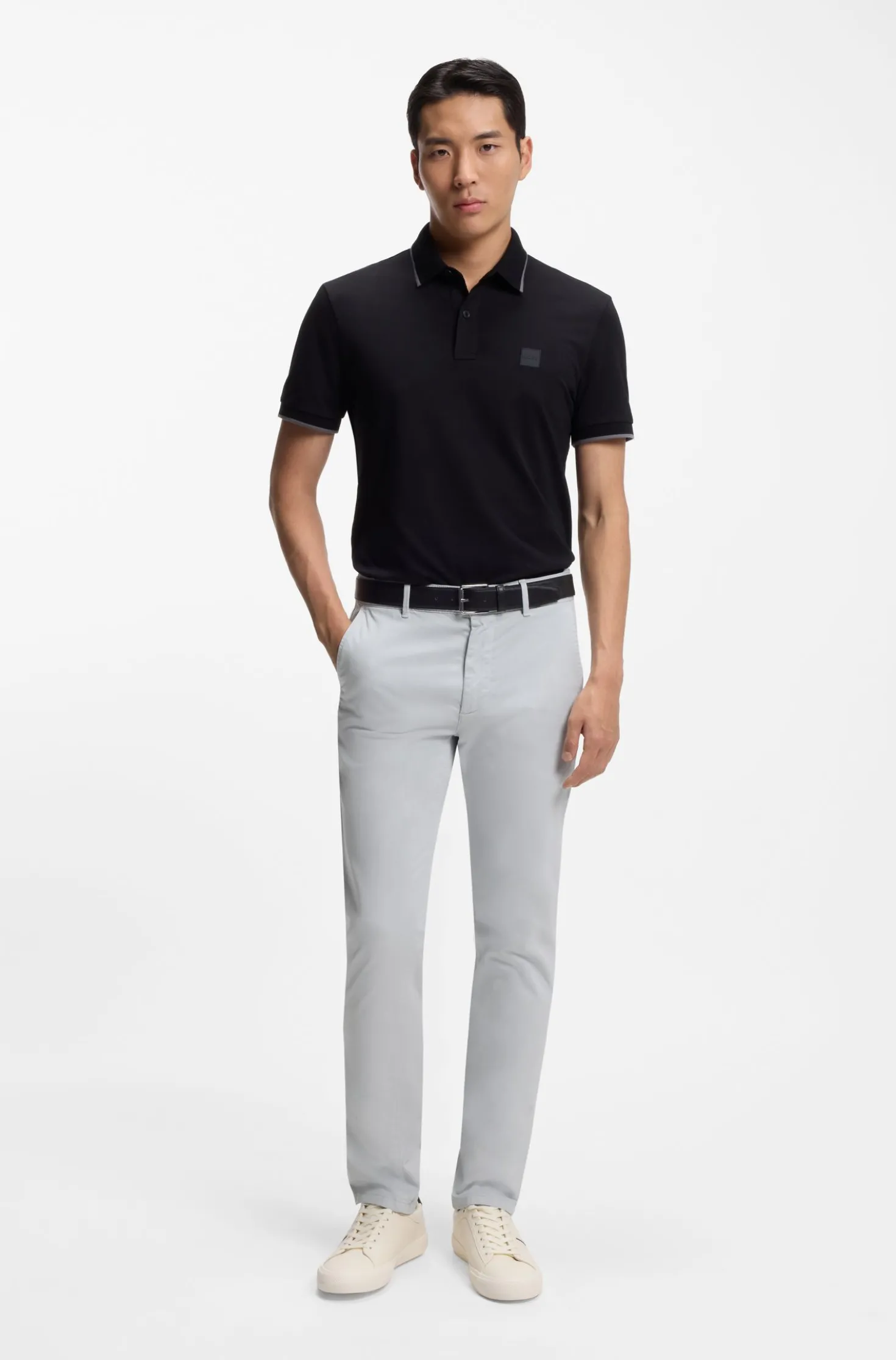 Slim-Fit Hose aus überfärbtem elastischem Satin