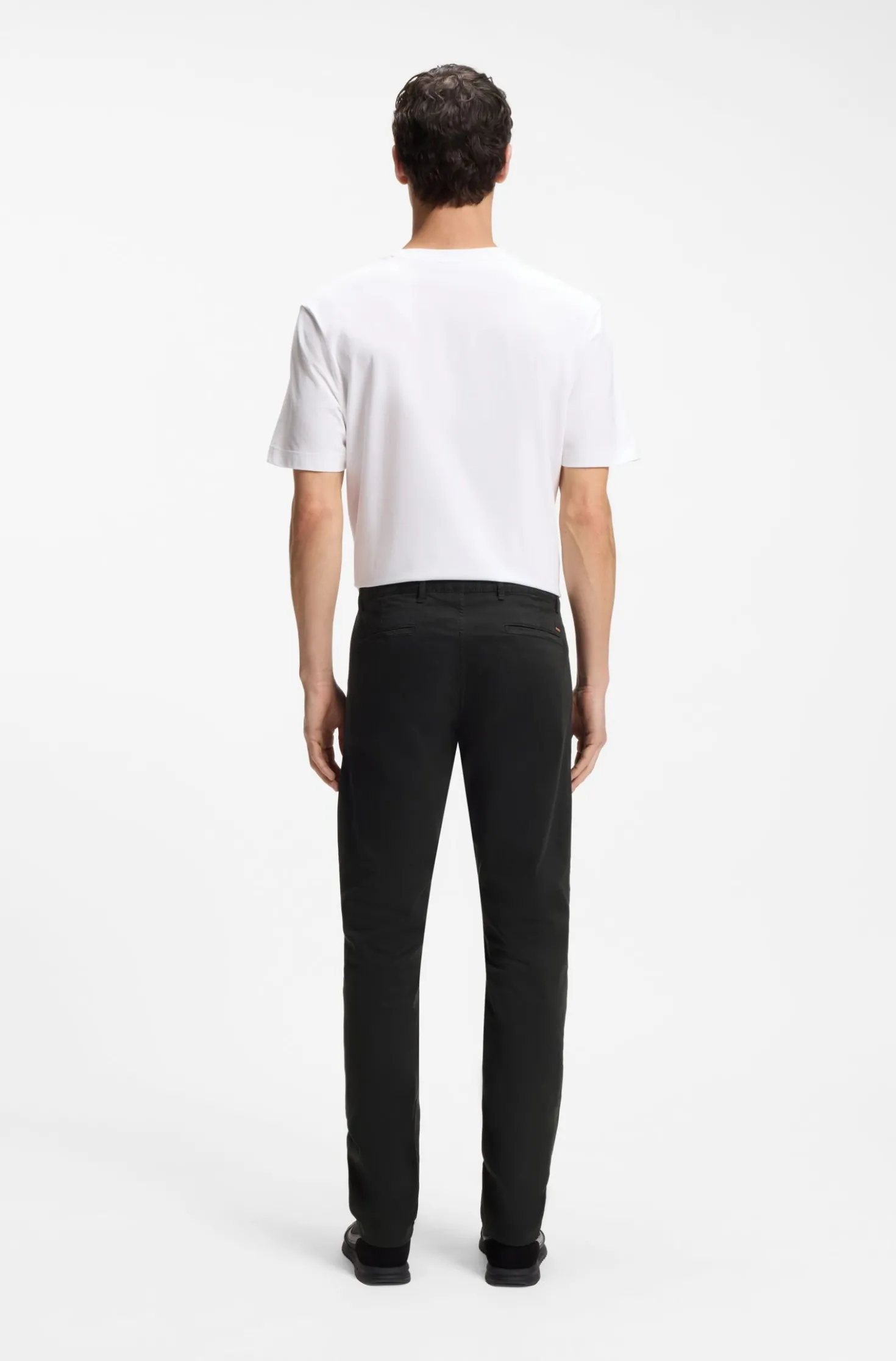 Slim-Fit Hose aus überfärbtem elastischem Satin