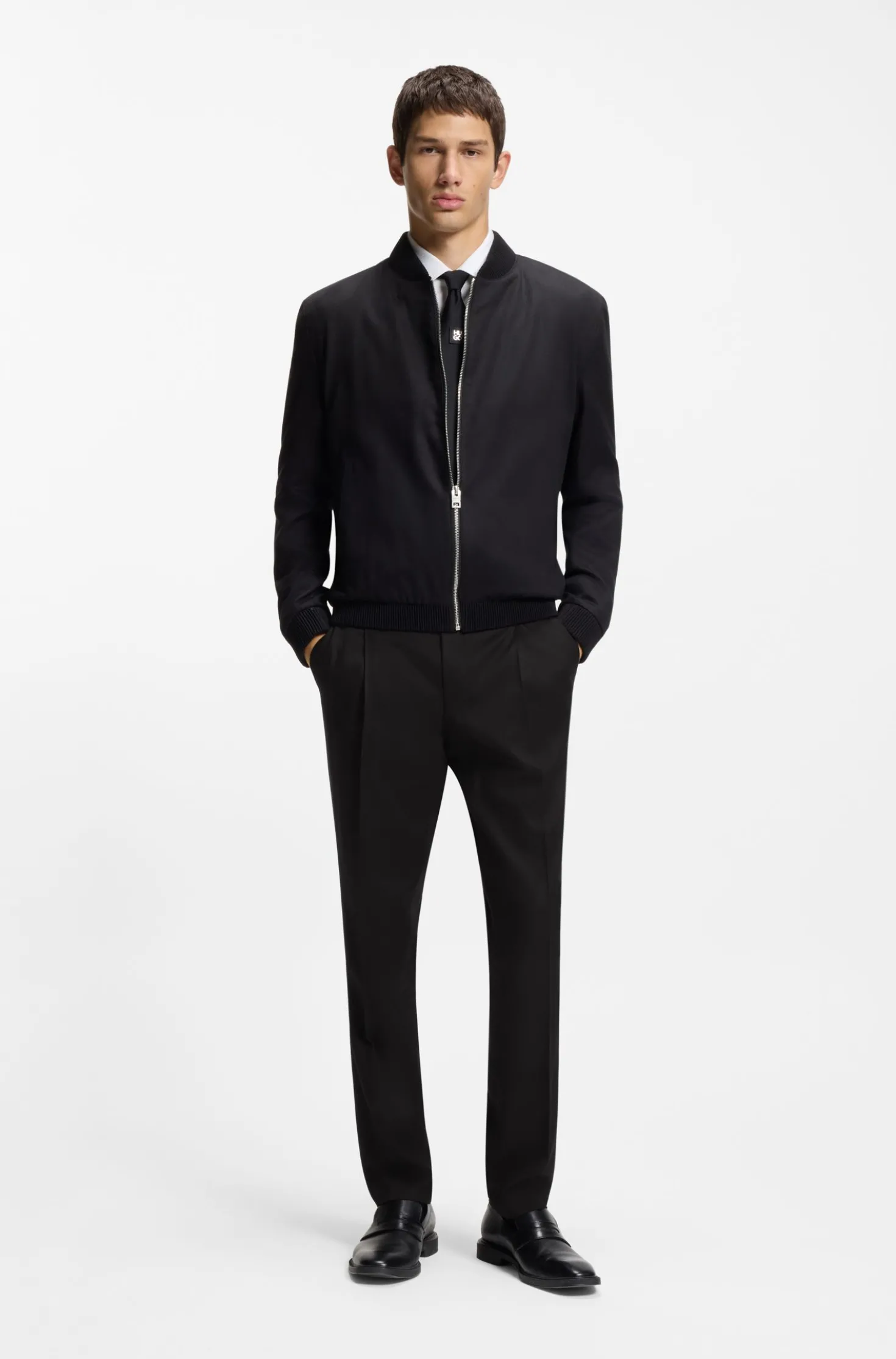 Slim-Fit Hose aus Twill mit Tunnelzugbund