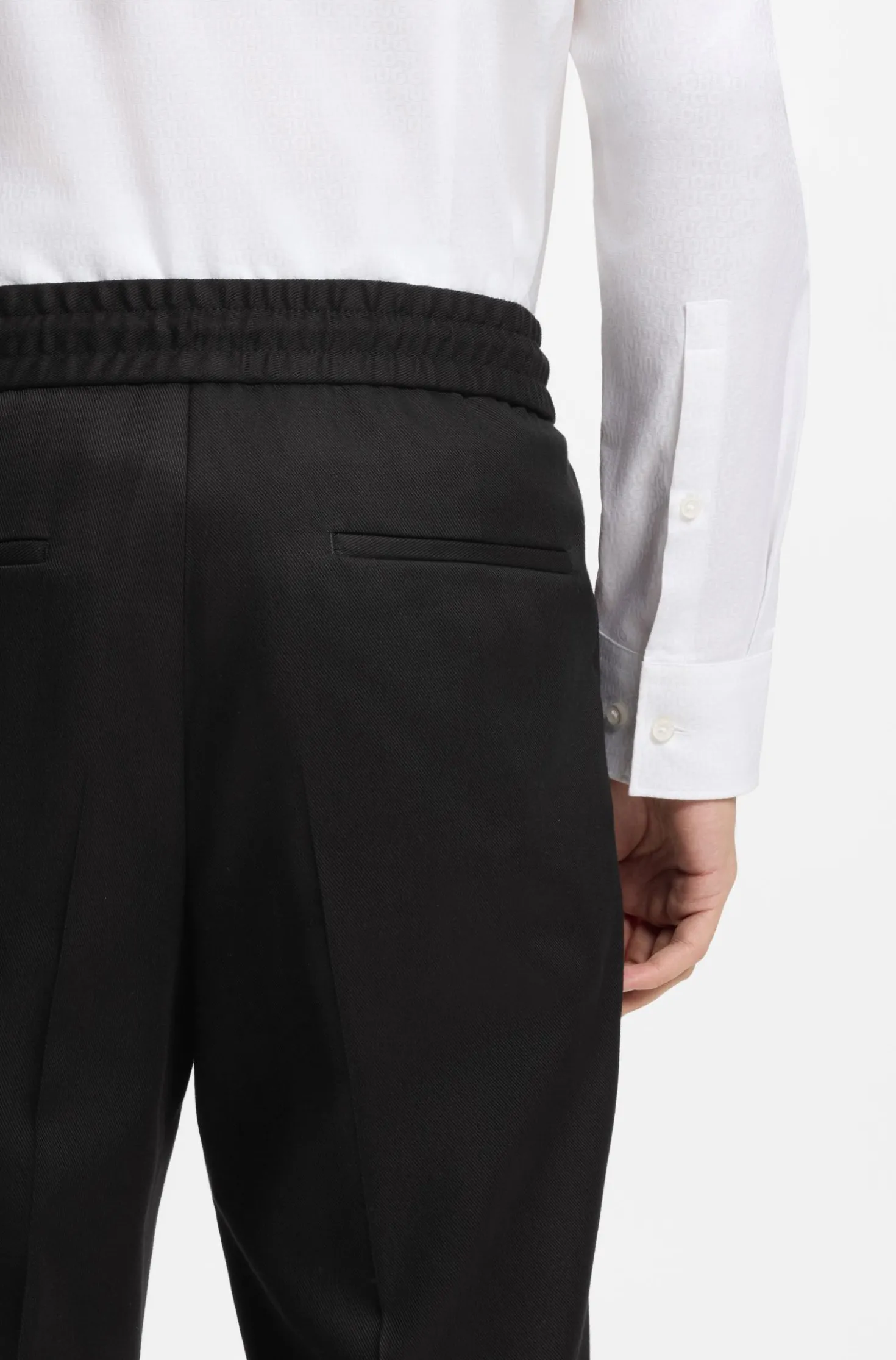 Slim-Fit Hose aus Twill mit Tunnelzugbund