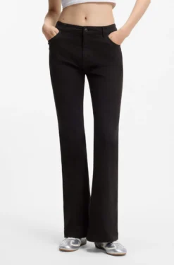 Slim-Fit Hose mit ausgestelltem Beinverlauf