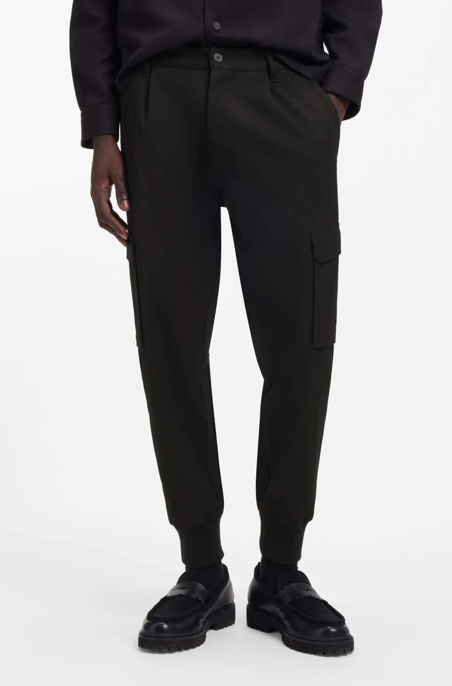 Slim-Fit Hose mit Cargo-Taschen
