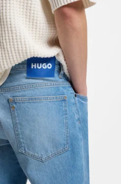 Slim-Fit Jeans aus hellblauem Denim
