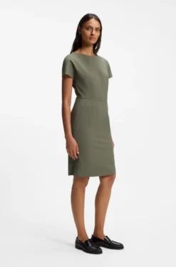 Slim-Fit Kleid aus italienischer Stretch-Wolle