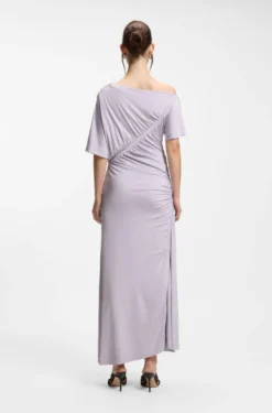 Slim-Fit Kleid mit gerafften Details