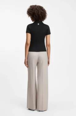 Slim-Fit Poloshirt mit Metallknöpfen