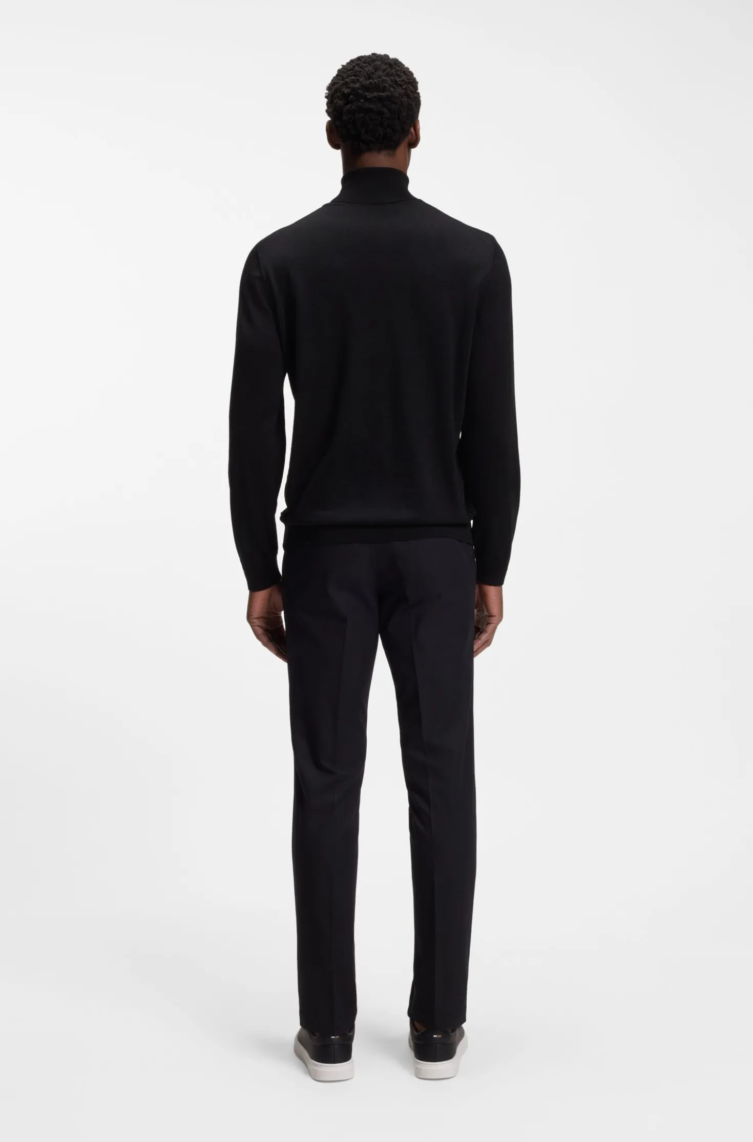 Slim-Fit Rollkragenpullover aus extrafeiner Merinowolle