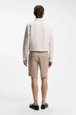 Slim-Fit Shorts aus elastischer Baumwoll-Gabardine