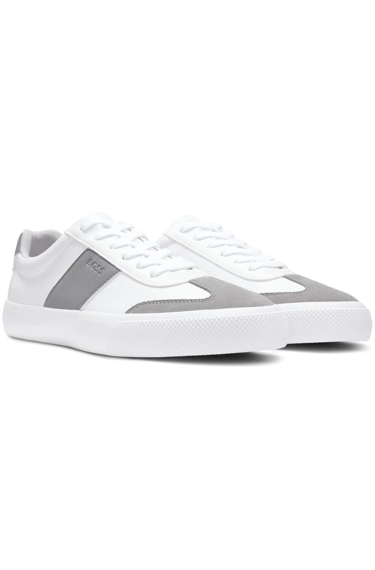 Sneakers aus genarbtem Kunstleder mit Besätzen aus echtem Leder