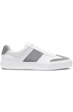 Sneakers aus genarbtem Kunstleder mit Besätzen aus echtem Leder