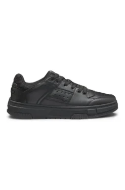 Sneakers aus Kunstleder mit Mesh-Details