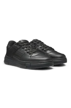 Sneakers aus Kunstleder mit Mesh-Details