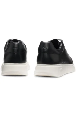Sneakers aus Leder mit Gummisohlen