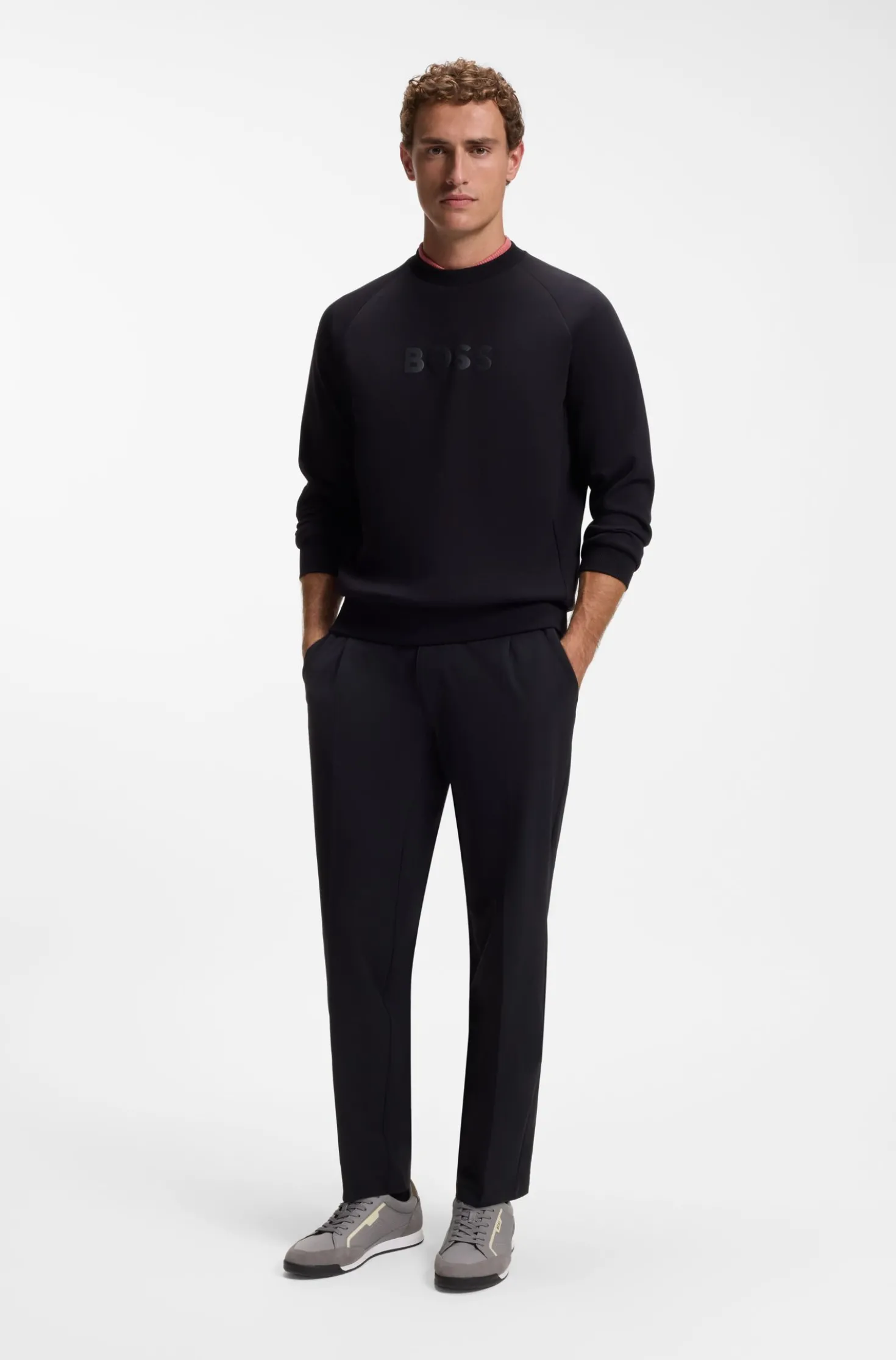 Sneakers aus Material-Mix mit Nahtdetails
