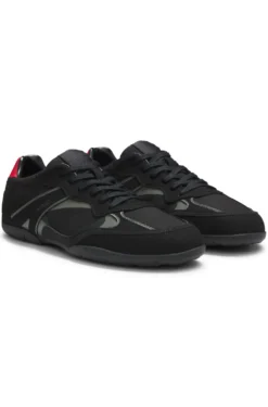Sneakers aus Mesh und Veloursleder-Imitat