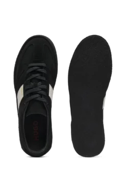 Sneakers aus Veloursleder mit Seitenstreifen