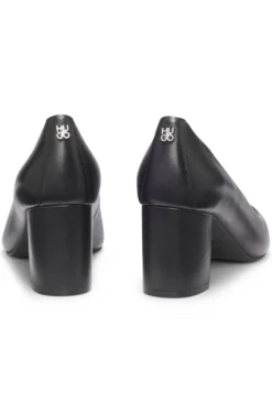 Spitze Pumps aus Nappaleder mit grobem Absatz