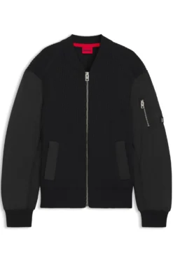 Strickjacke mit kontrastfarbenen Ärmeln