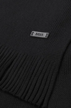 Strickschal aus Schurwolle mit Logo-Detail