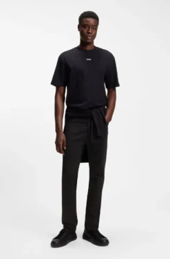 Superschwarze Slim-Fit Jeans aus Stretch-Denim