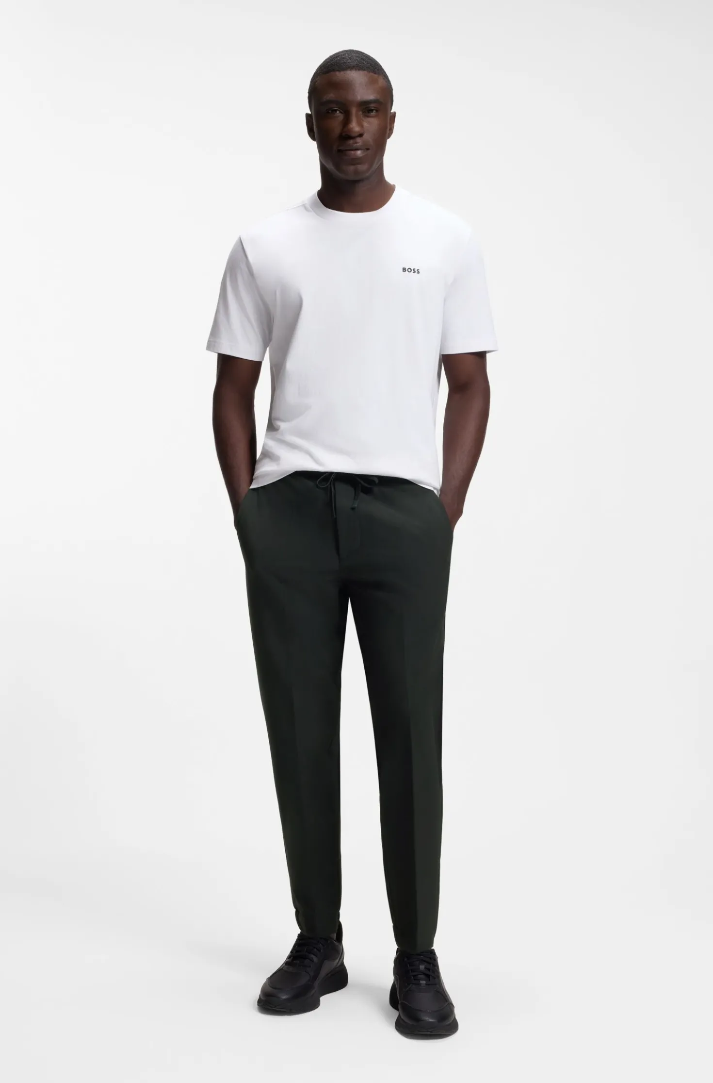 Tapered-Fit Hose aus wasserabweisendem Stretch-Gewebe