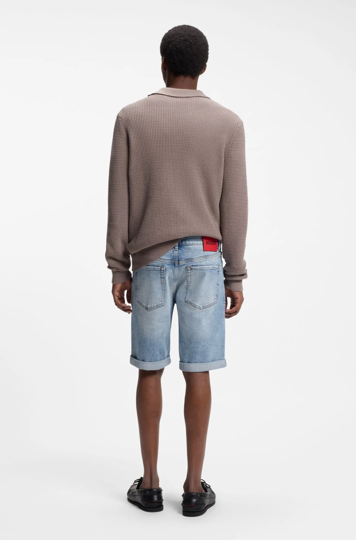 Tapered-Fit Shorts aus leuchtend blauem Stretch-Denim