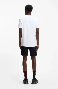 T-Shirt aus Baumwolle mit rotem gewebtem Logo-Label