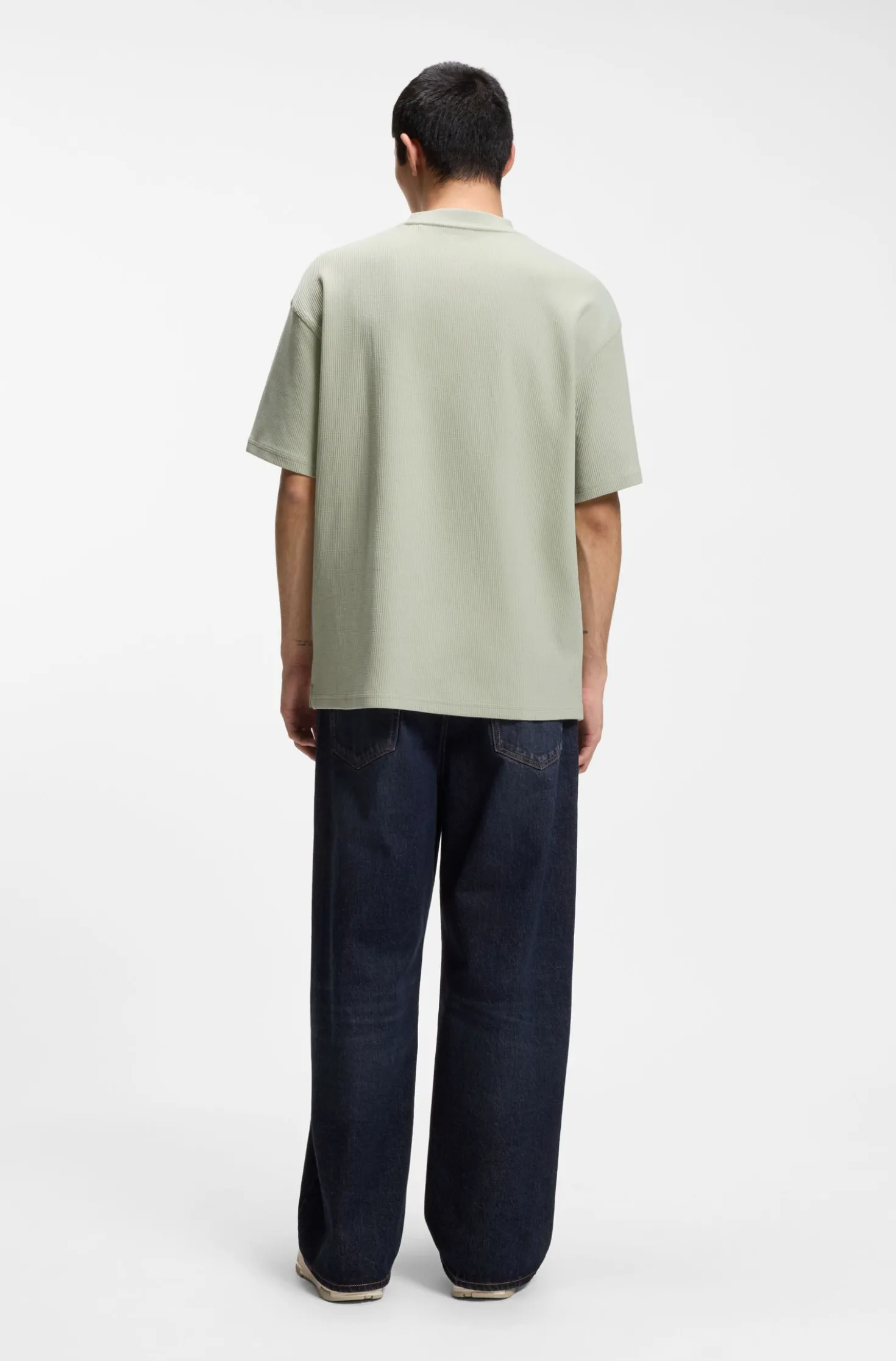 T-Shirt aus Baumwoll-Jersey mit blauem Logo-Aufnäher