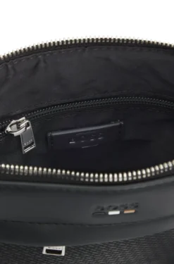 Umhängetasche mit Monogramm-Muster