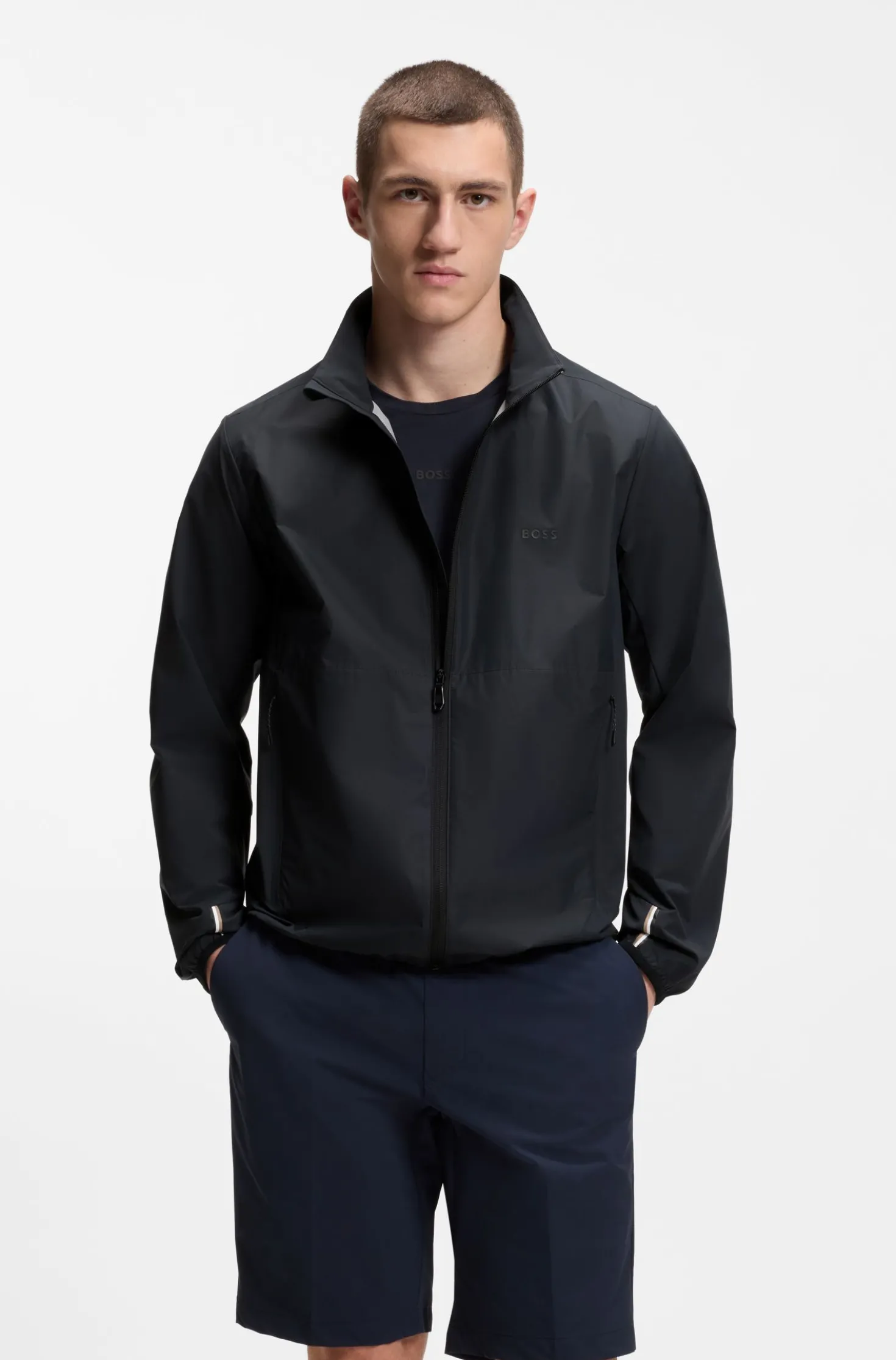 Wasserabweisende Jacke aus Vier-Wege-Stretch-Gewebe