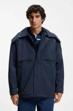 Wasserabweisende Jacke mit abnehmbarer Kapuze