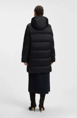 Wasserabweisende Jacke mit Absteppungen und Papeln