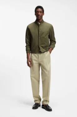 Wasserabweisende Jacke mit Monogramm-Muster an den Ärmeln