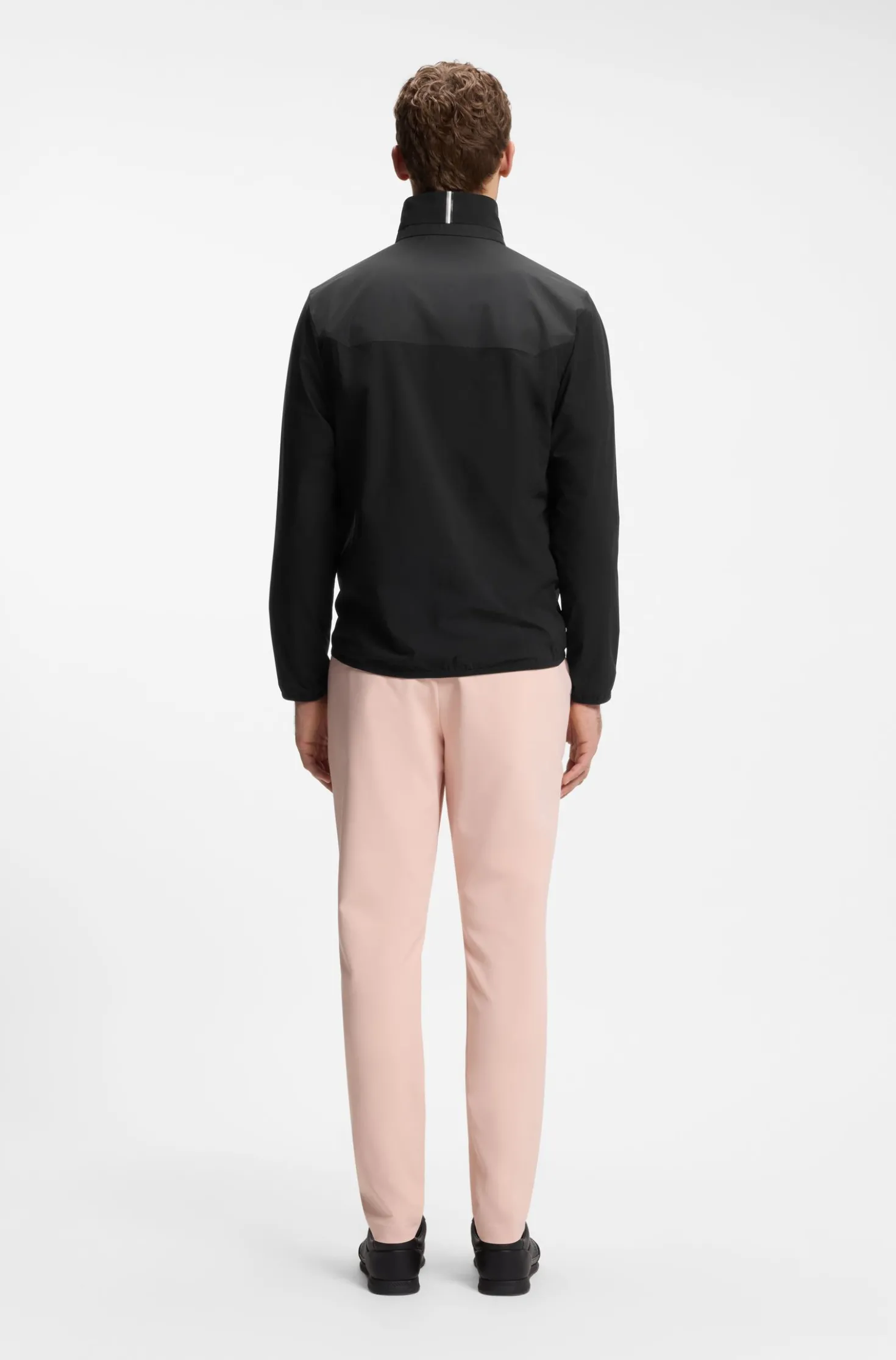 Wasserabweisende Jacke mit Vier-Wege-Stretch