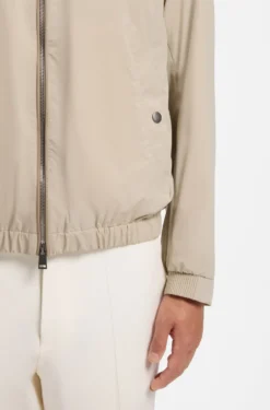 Wasserabweisende Jacke mit Zwei-Wege-Stretch und Reißverschluss