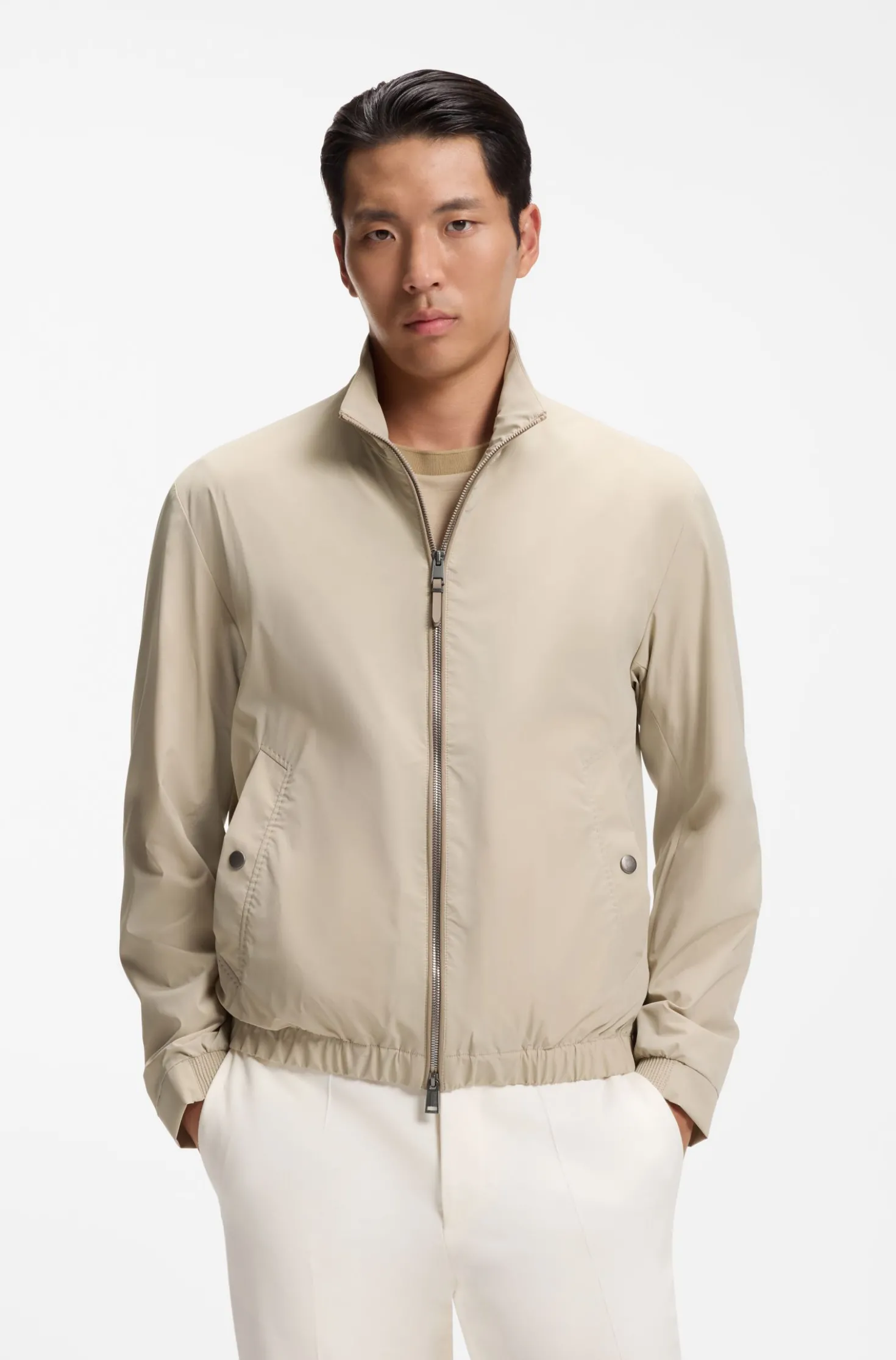 Wasserabweisende Jacke mit Zwei-Wege-Stretch und Reißverschluss