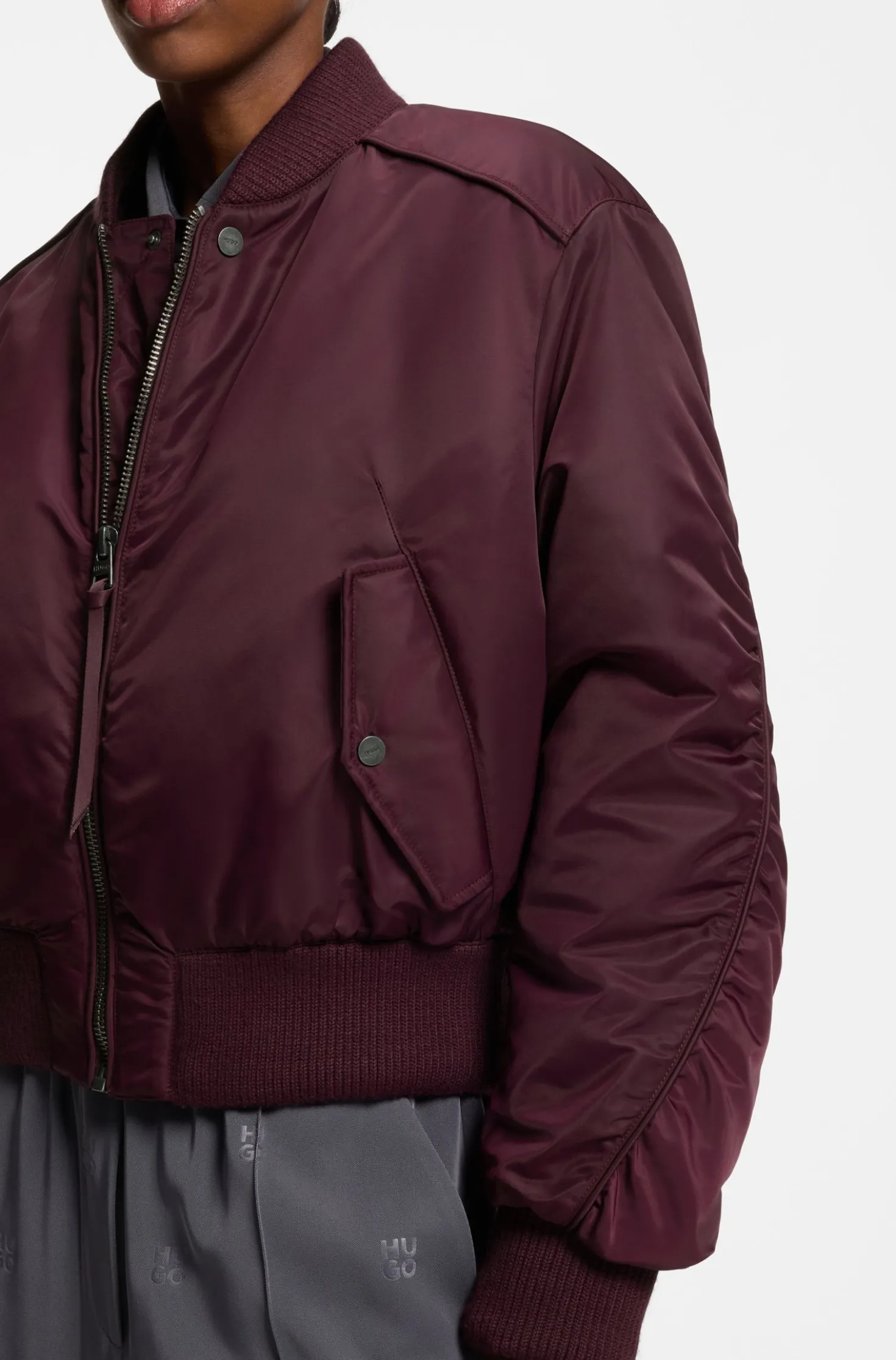 Wattierte Bomberjacke mit wasserabweisendem Finish und Raffungen