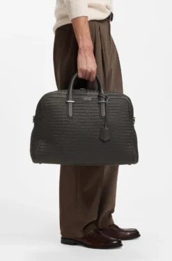 Weekender aus gewebtem Leder mit silberfarbenem Logo