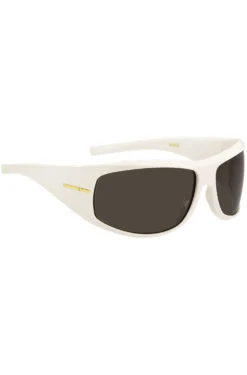 Weiße Sonnenbrille im Masken-Stil mit goldfarbenen Metalldetails